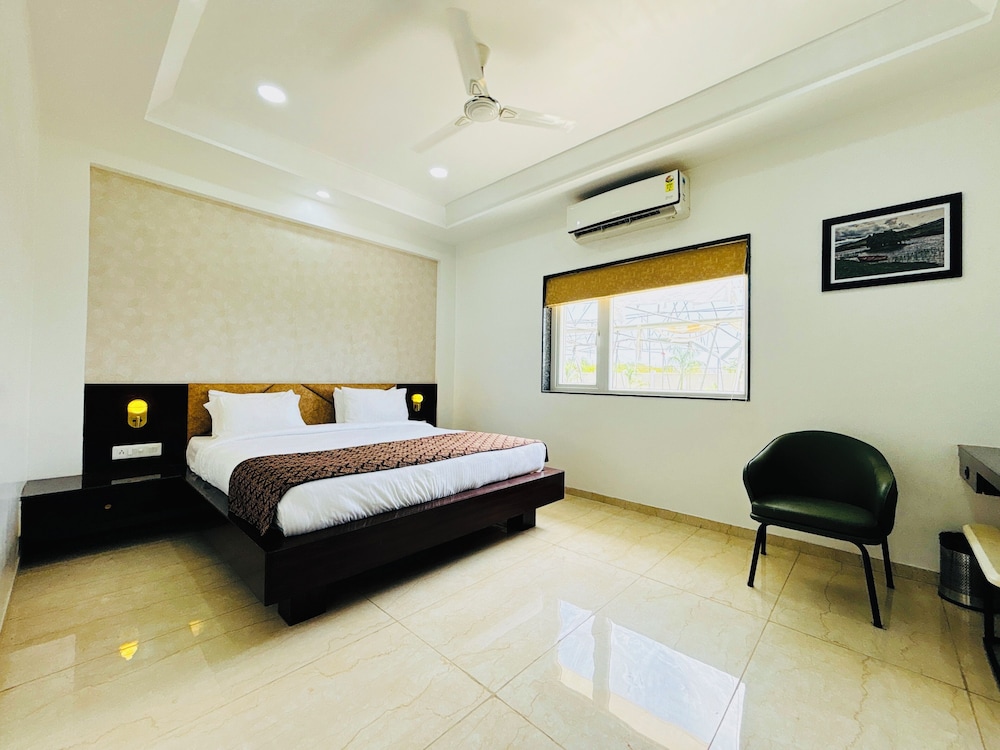 Executive Room photo 2