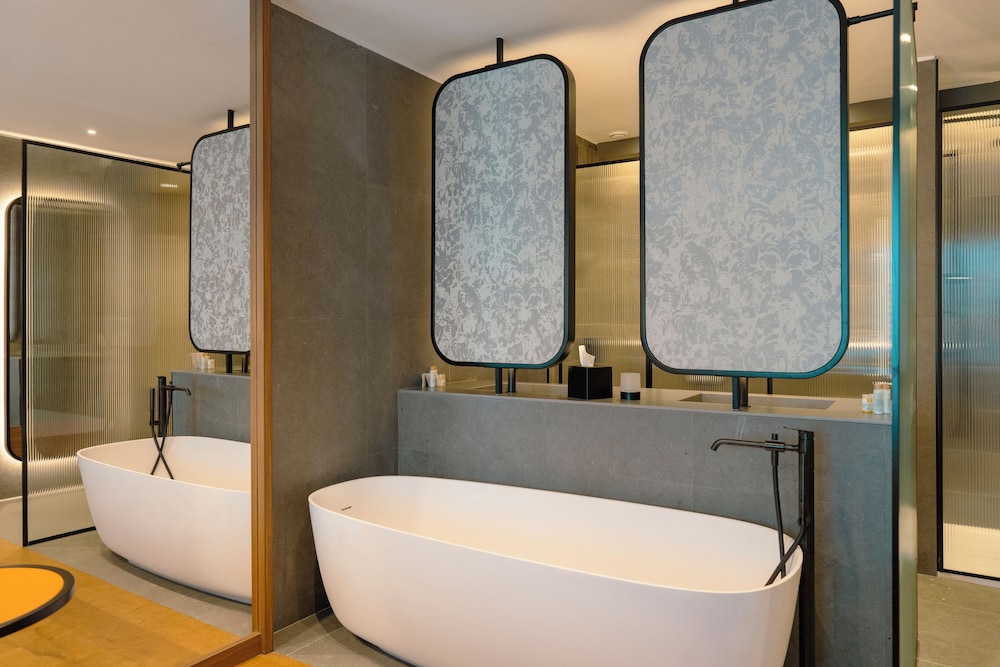 Presidential Suite, Mountain View thumbnail 6