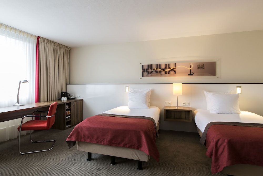 Suite, Multiple Beds - Photo 2