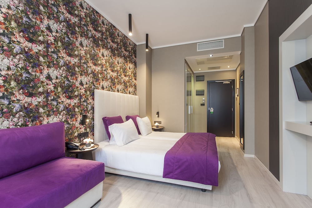 Standard Twin Room - Photo 10
