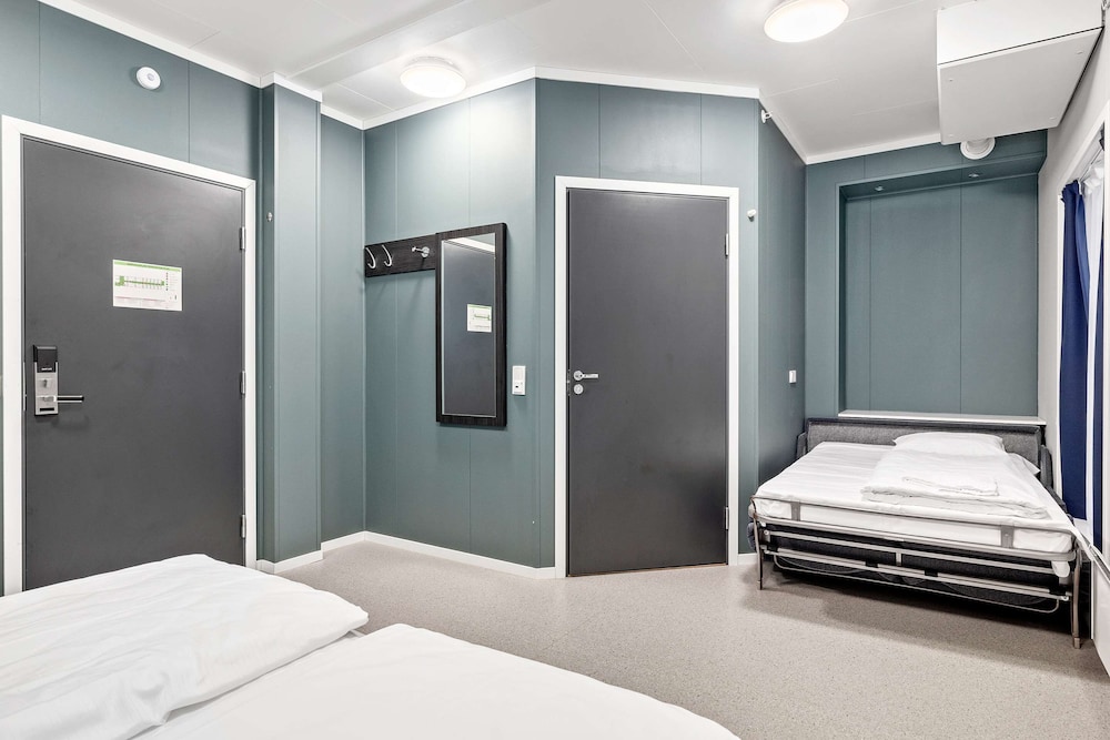Family Room, 1 Double Bed, Non Smoking (with Sofabed) photo 2