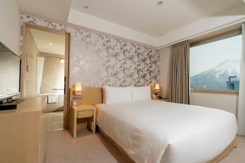 One Bedroom Suite - Mt. Yotei View photo 2