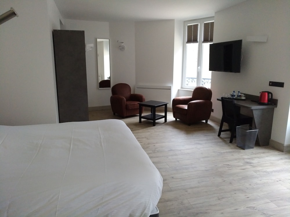 Deluxe Triple Room photo 2