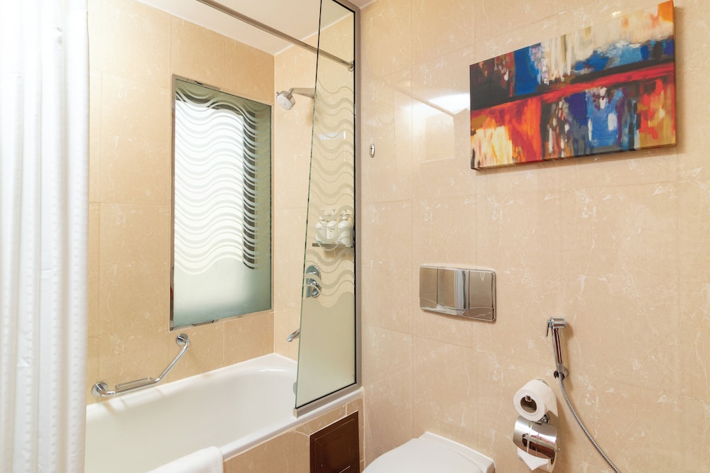 Suite, 1 Bedroom - Photo 6