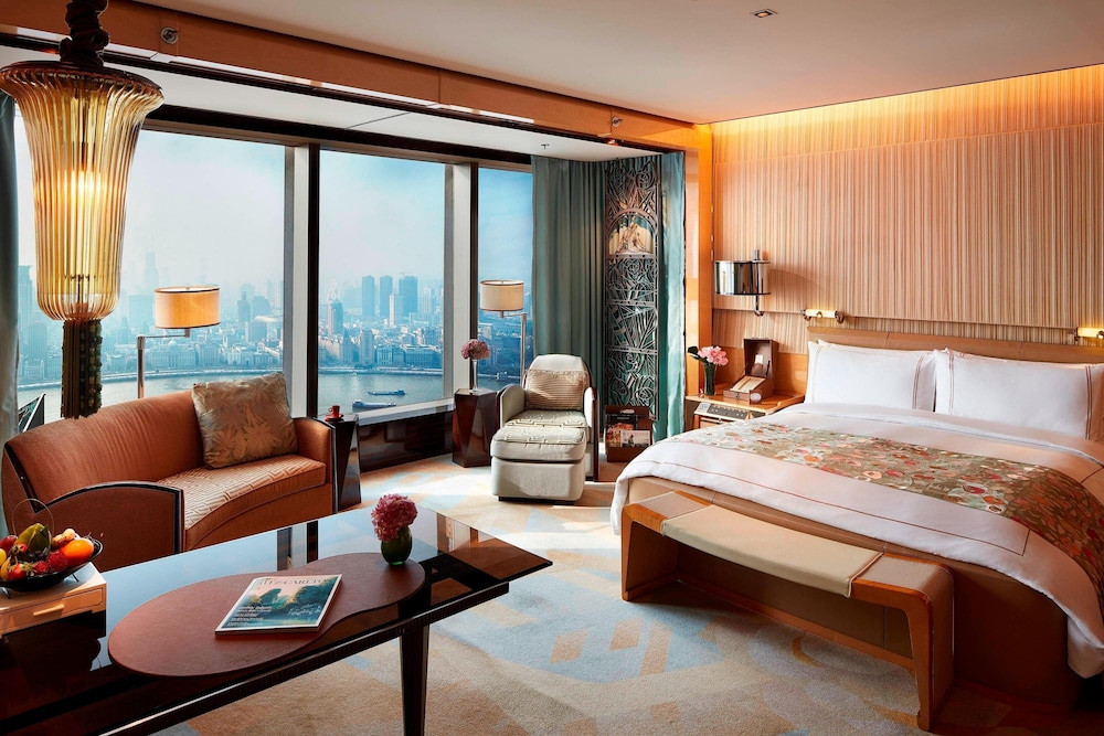 Shanghai Bund View King Bed Room