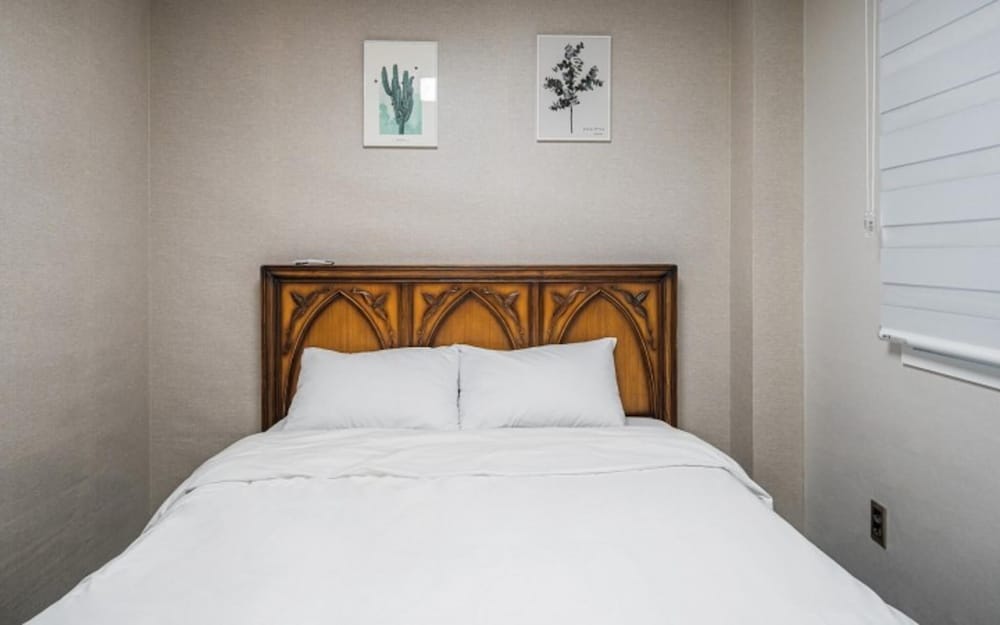Room (Grand Room (Family Group)) - Photo 9