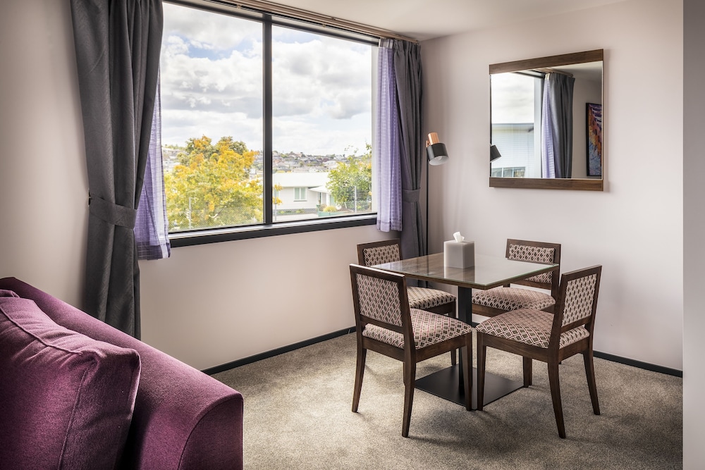 One Bedroom Suite - Photo 4