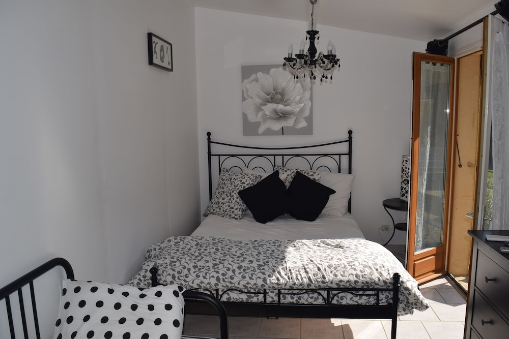 Comfort Studio, Non Smoking (Belle Epoque) photo 1