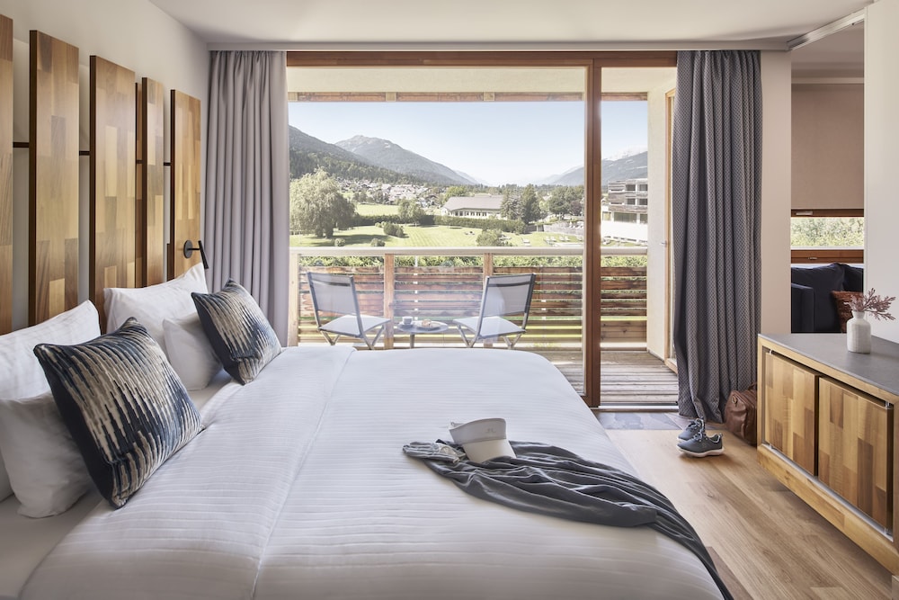 Junior Suite, Balcony, Mountain View
