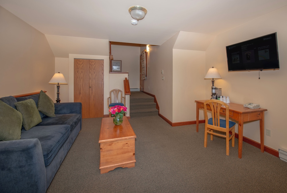 Executive Room, Non Smoking, Garden View - Photo 4