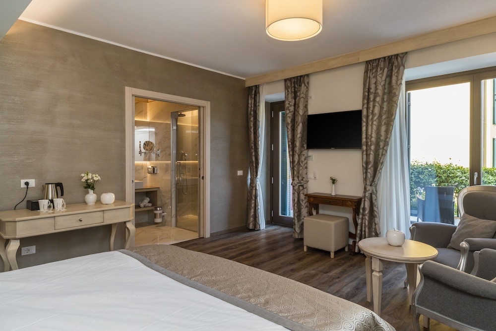 Exclusive Suite, 1 Bedroom, Terrace, Lakeside, photo 6