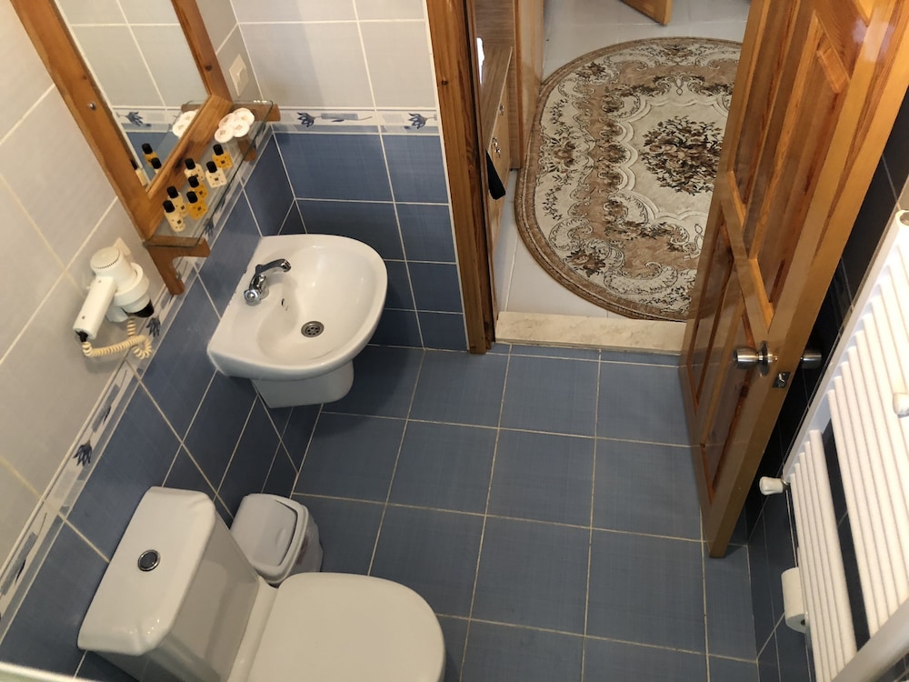 Standard Triple Room photo 2