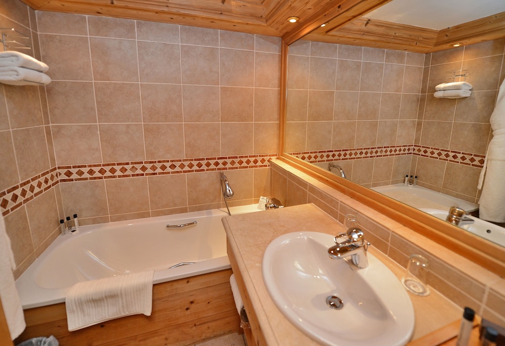 Chambre Double Standard avec Baignoire Chambre Double Standard avec Baignoire
