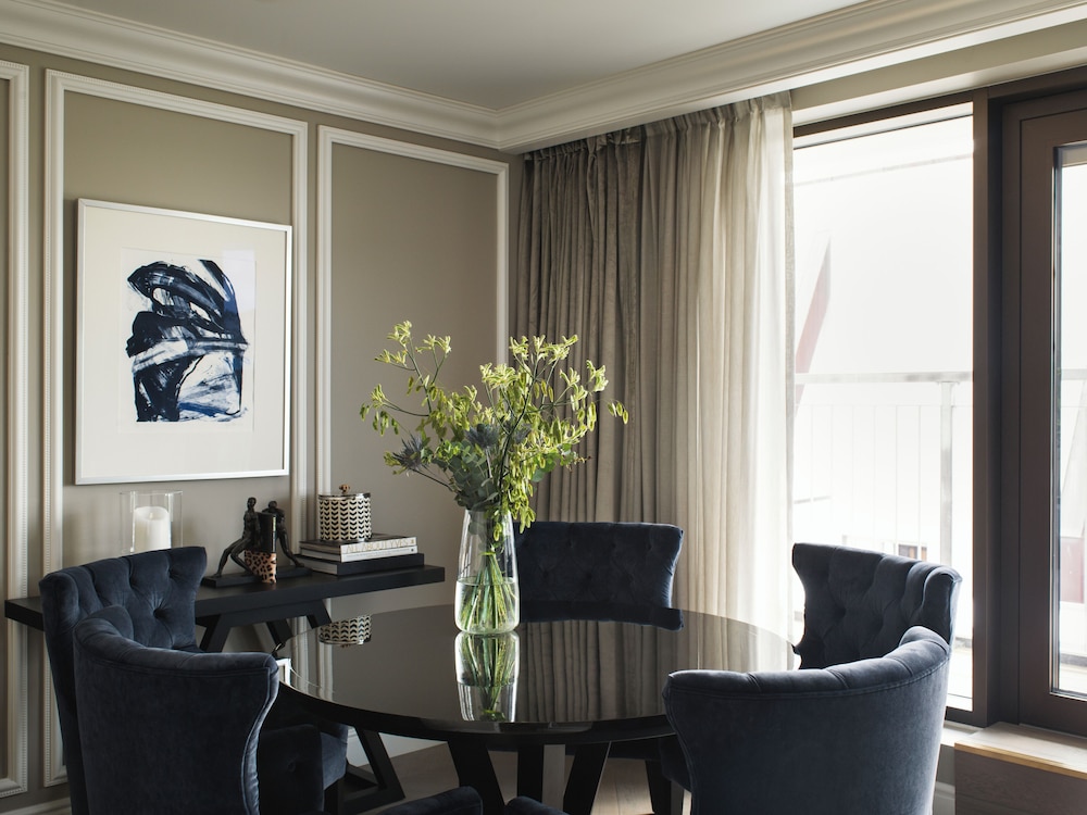 Executive Suite - Photo 3