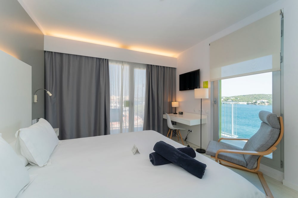 Deluxe Double Room, Sea View (Panoramic front view) photo 3