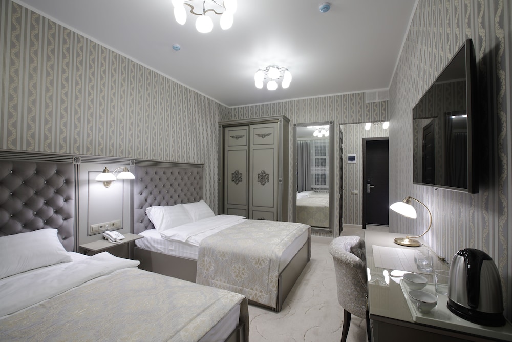 Standard Room, 2 Double Beds photo 3