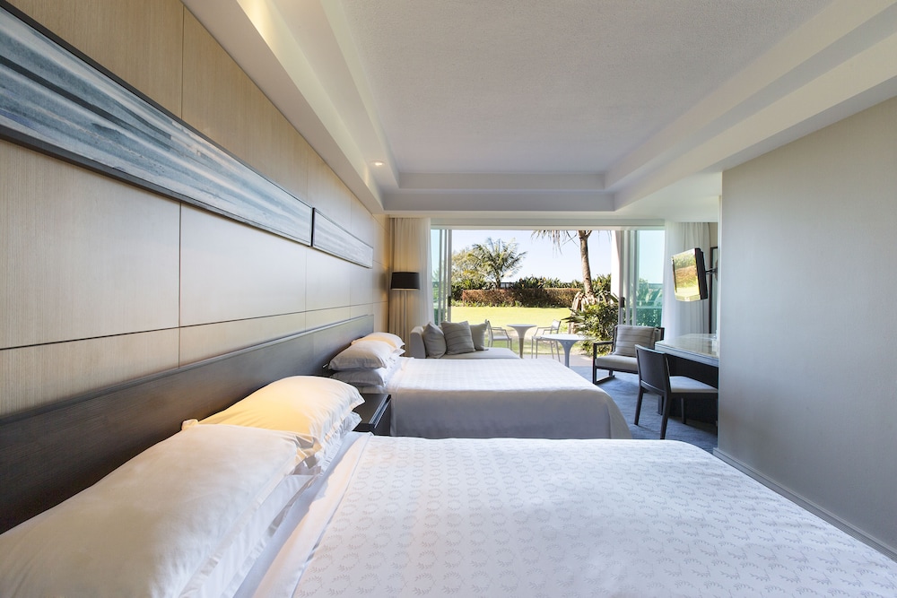 Room, 2 Queen Beds, Garden View, Ground Floor - Photo 4