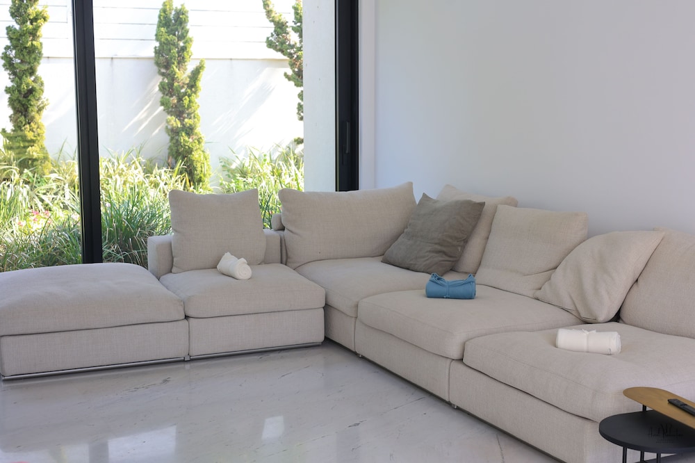 Villa photo 3