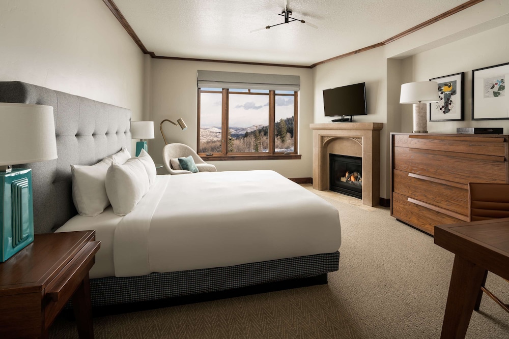 Room, 1 Bedroom (Bi Level) - Photo 3