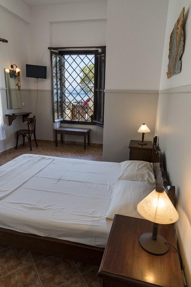 Classic Triple Room photo 2