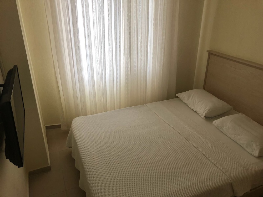 Standard Double or Twin Room photo 1
