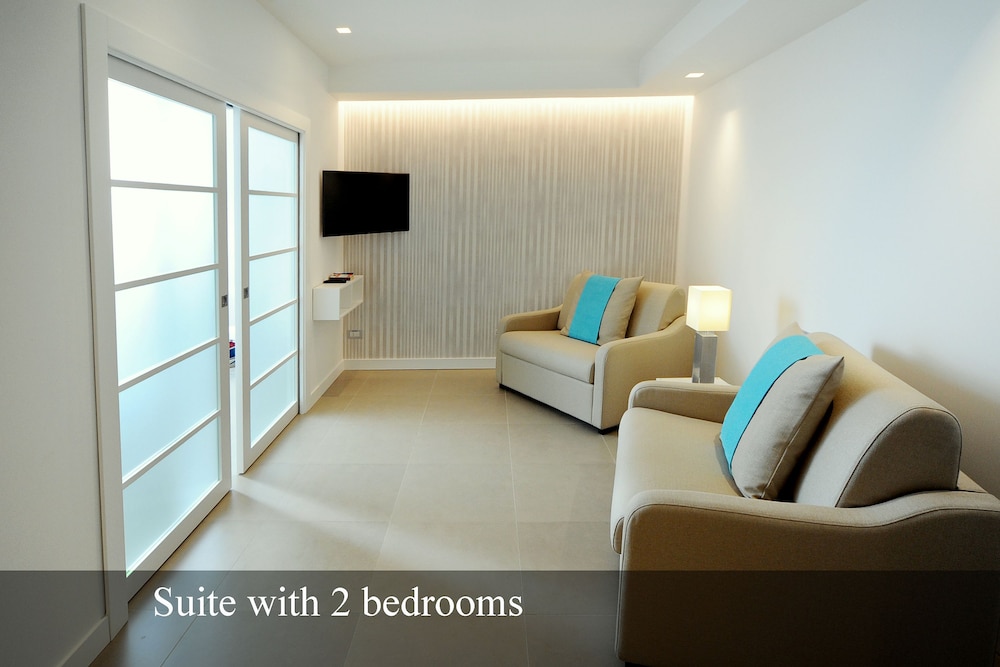 Suite, 2 Bedrooms (2 adults) photo 2