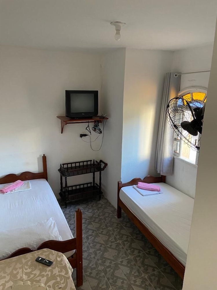Basic Twin Room, 2 Twin Beds, Non Smoking, Housekeeping photo 1