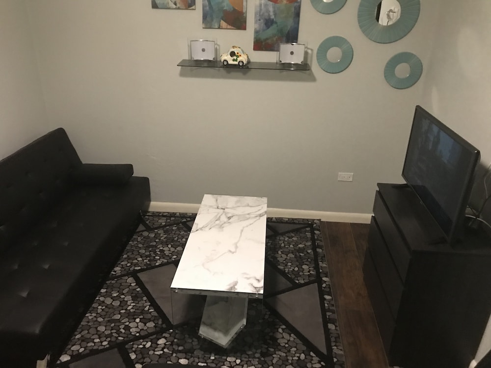 Gallery Suite, 1 Bedroom, Refrigerator & Microwave, Mountain View