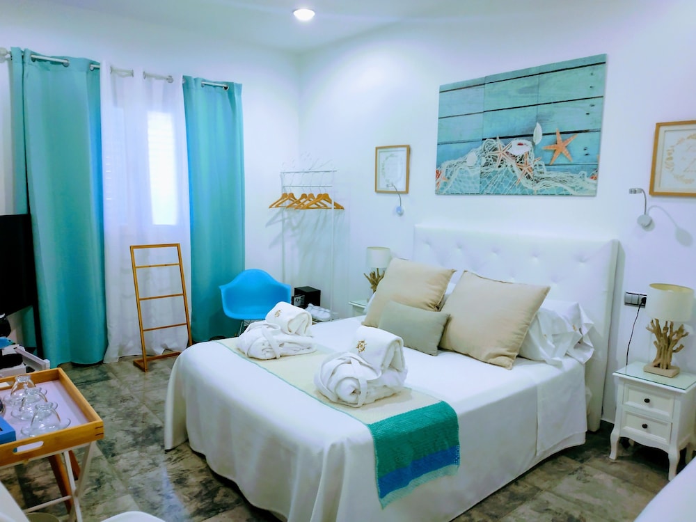 Deluxe Triple Room, Mountain View photo 2