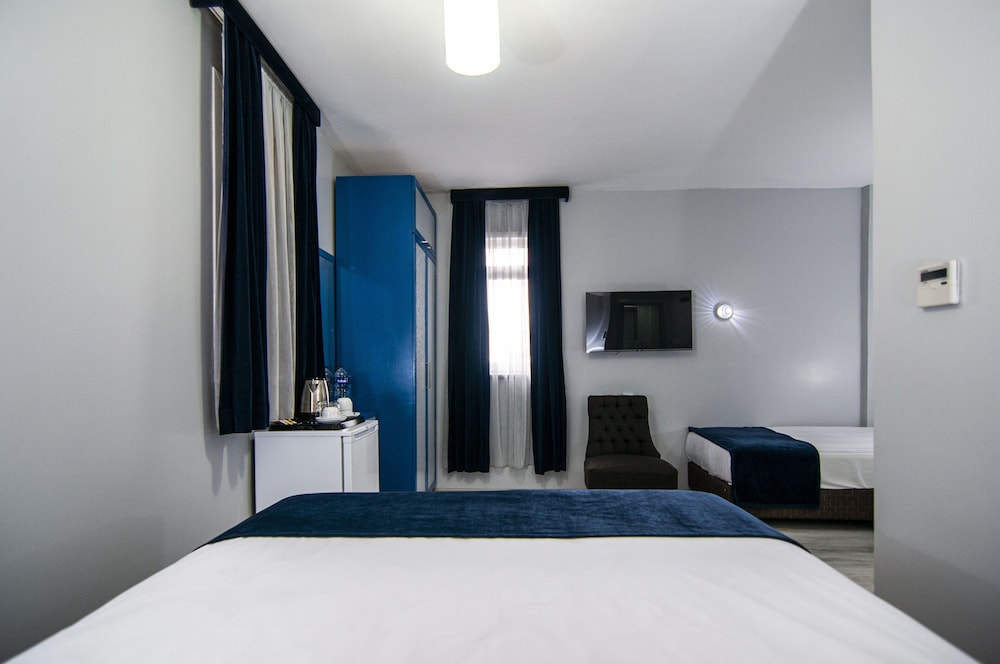 Standard Triple Room photo 2