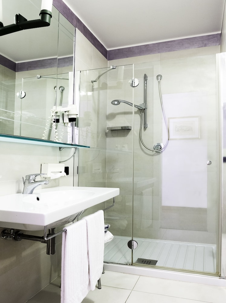 Superior Double or Twin Room - Photo 1