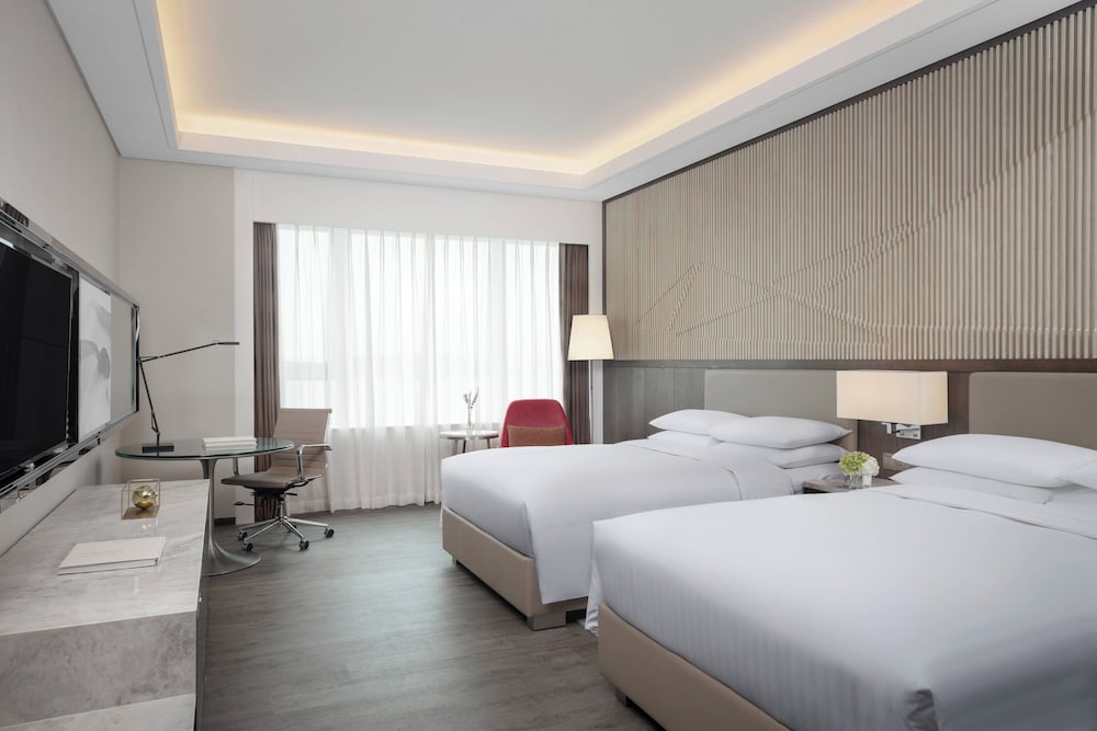 Room, 2 Double Beds, Smoking, Harbor View - Photo 1