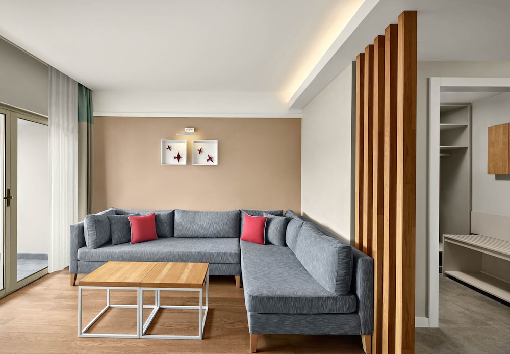 Penthouse, 2 Adults + 2 Children