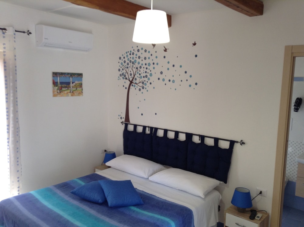 Deluxe Triple Room photo 2