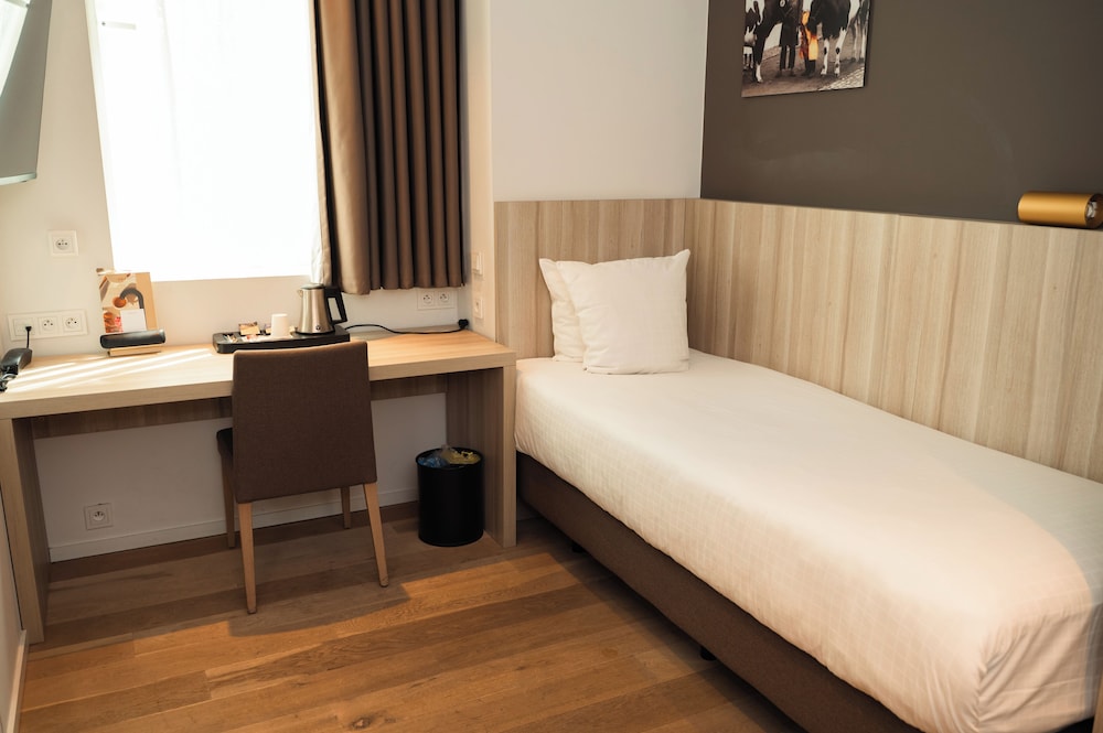 Room (Single room)