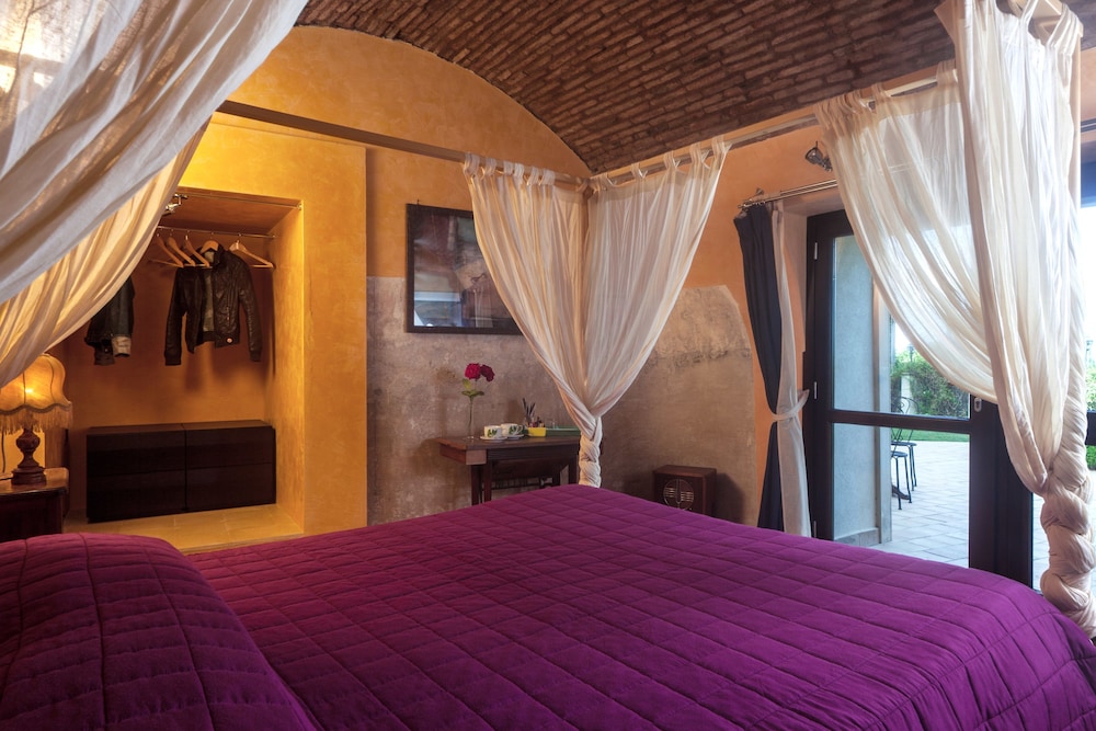 Deluxe Room, 1 Queen Bed (Sapienza) photo 1