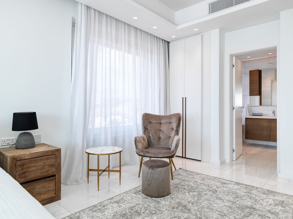 Luxury Apartment, 3 Bedrooms (9F) - Photo 34