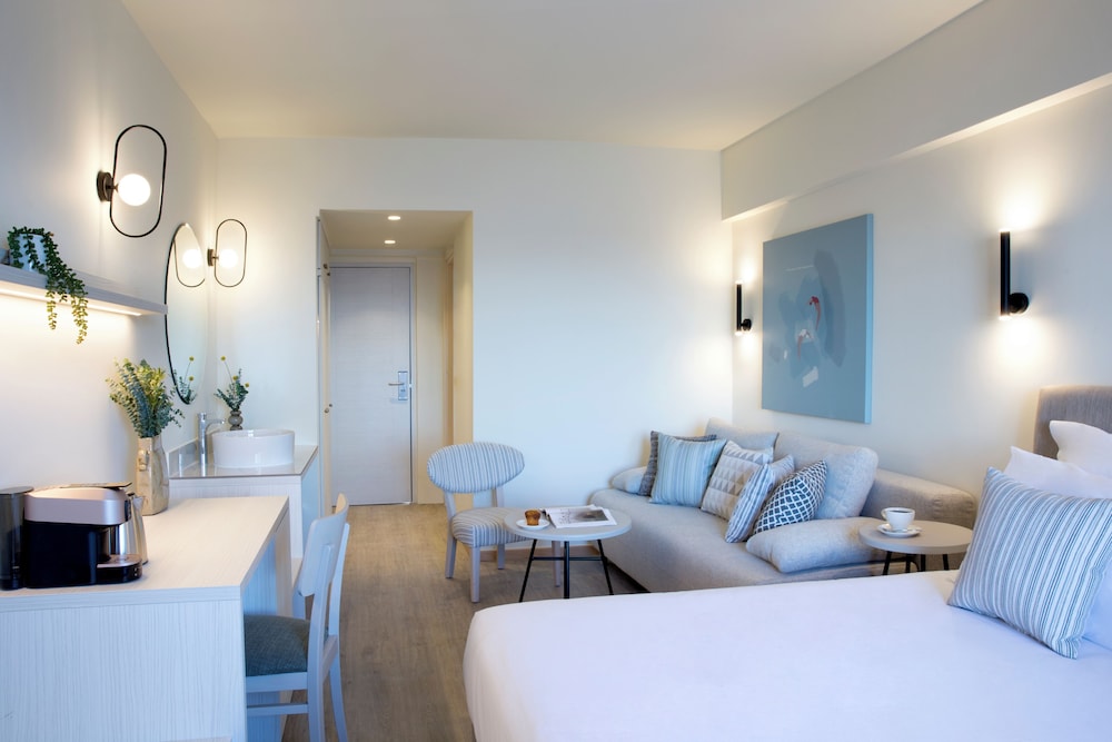 Deluxe Room - Photo 4