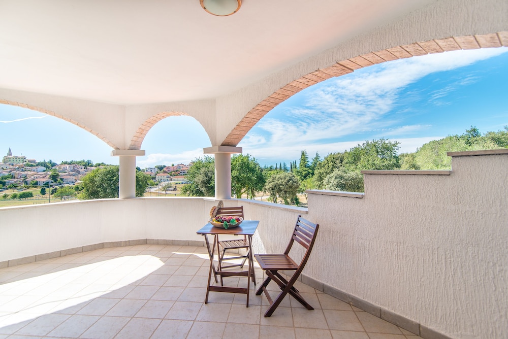Quadruple Room, 2 Bedrooms, Balcony, Sea View photo 2