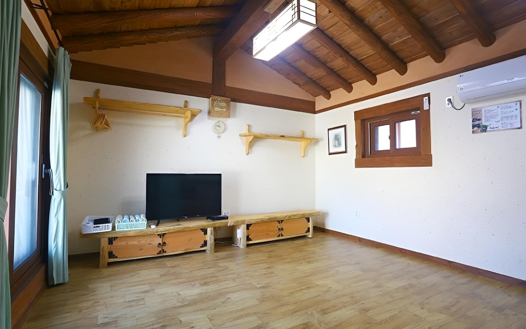 Room (Room 2-Imgeumbong) photo 2