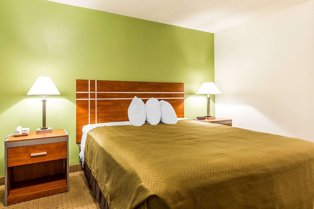 Suite, 1 King Bed, Non Smoking - Photo 6