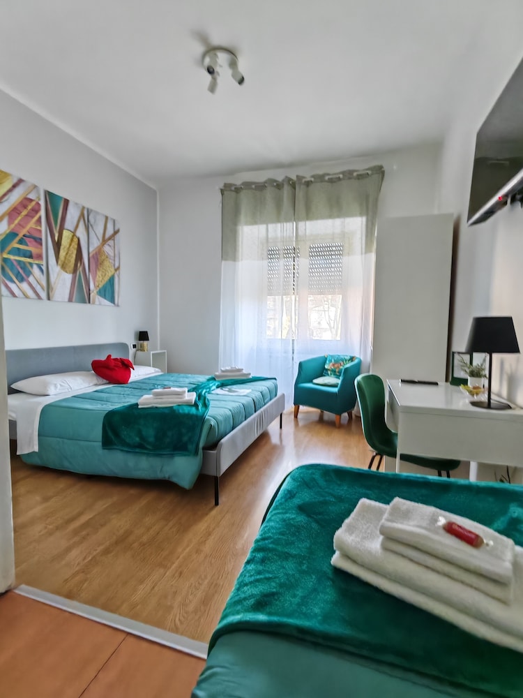 Triple Room (Green) photo 1