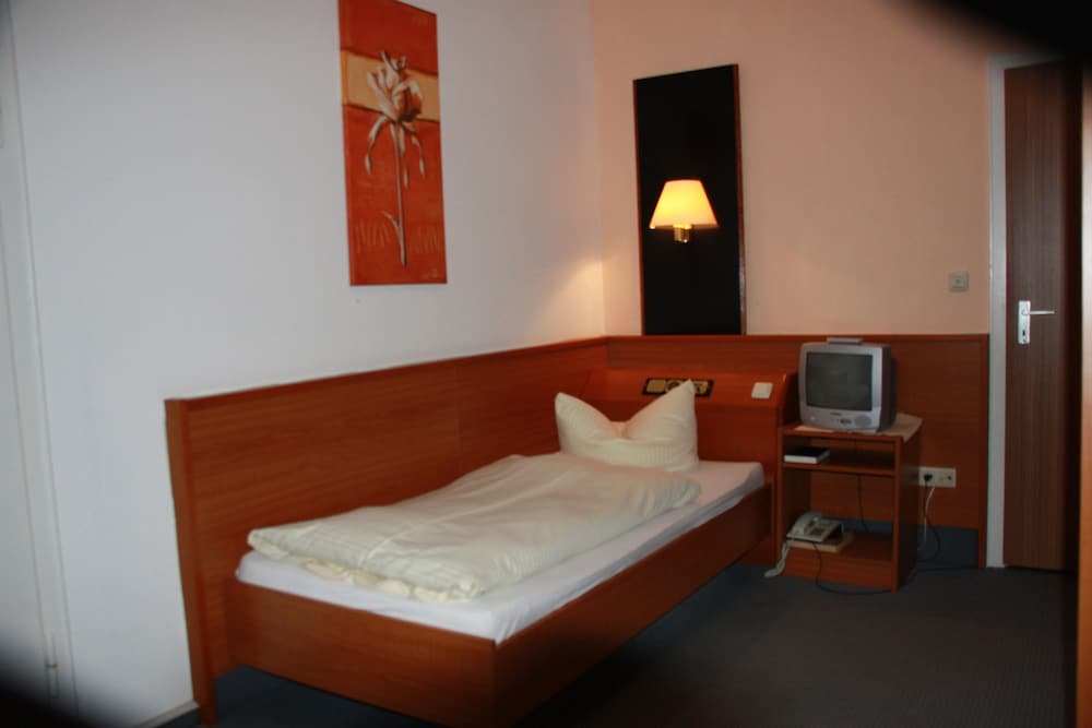 Basic Single Room photo 1