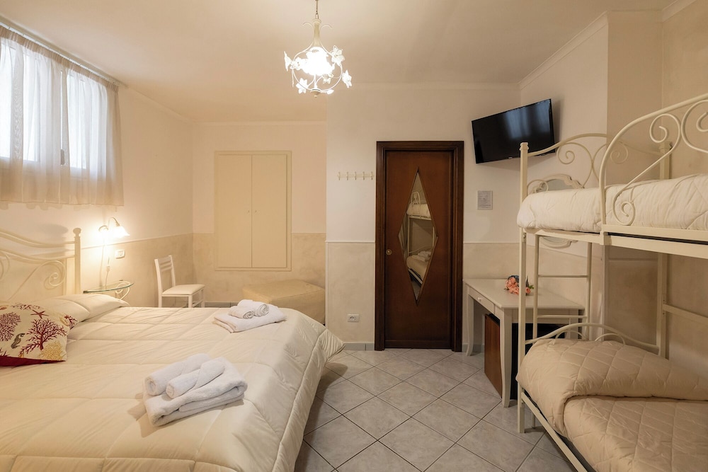 Family Quadruple Room, Garden View