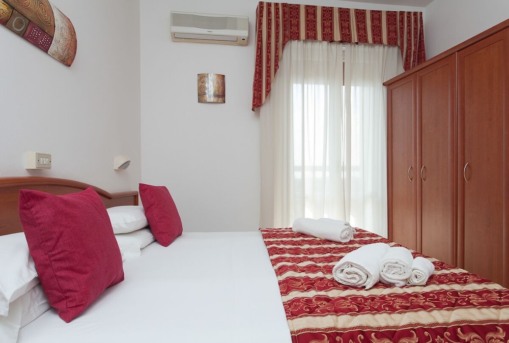 Double or Twin Room photo 3