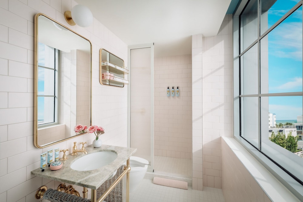 Suite, 1 King Bed