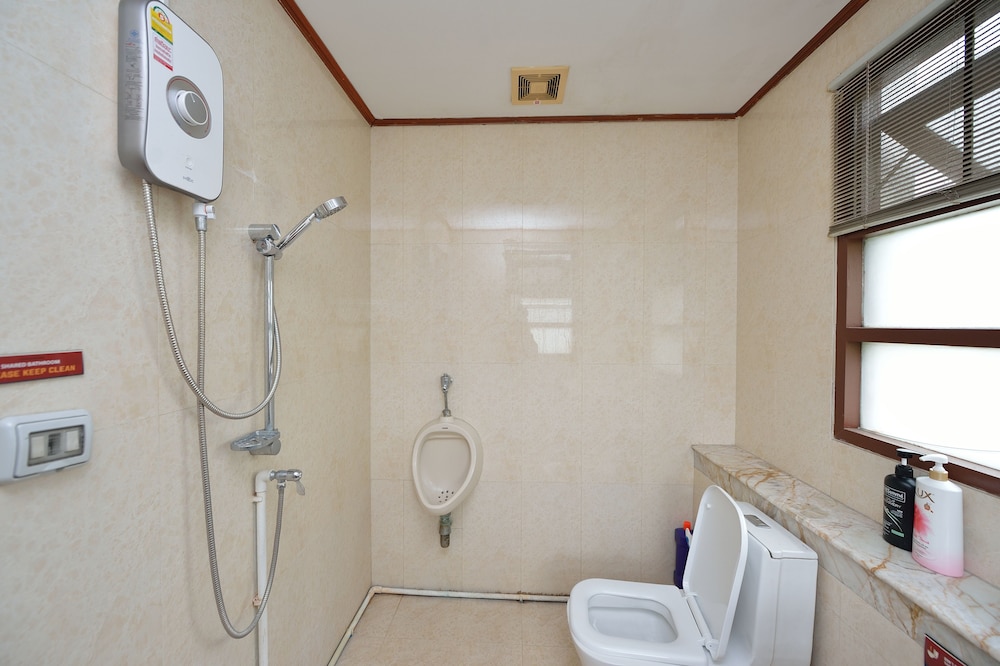 Superior Triple With Shared Bathroom photo 3