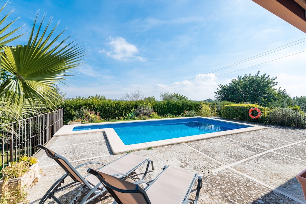 Villa photo 3