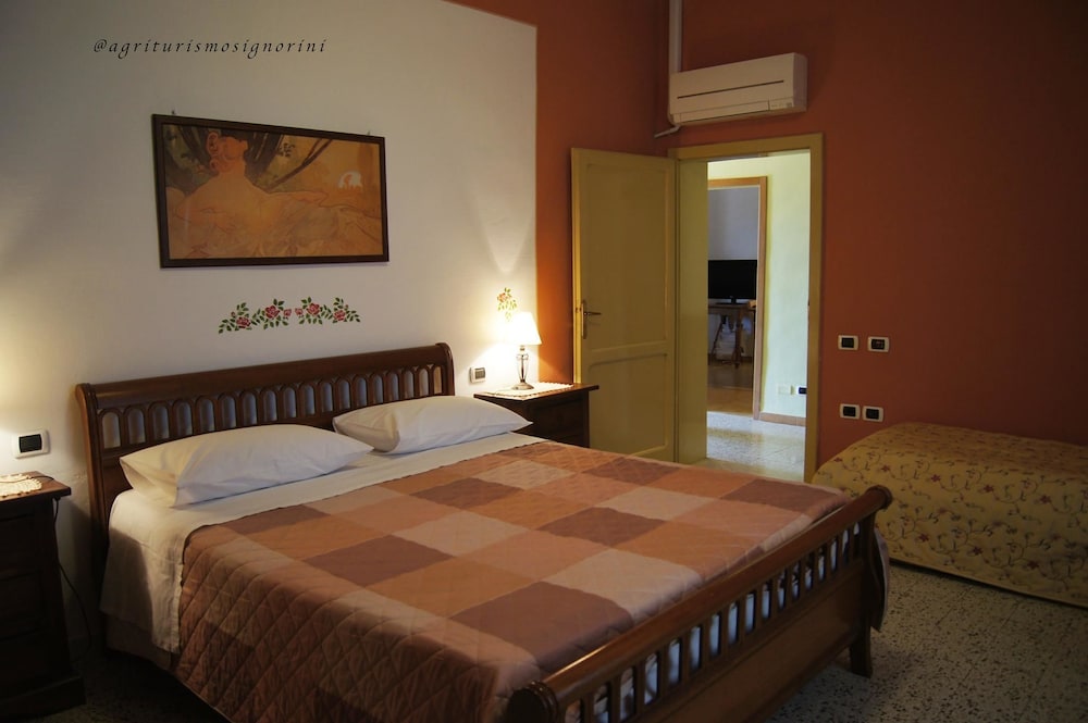 Classic Apartment, 2 Bedrooms photo 3