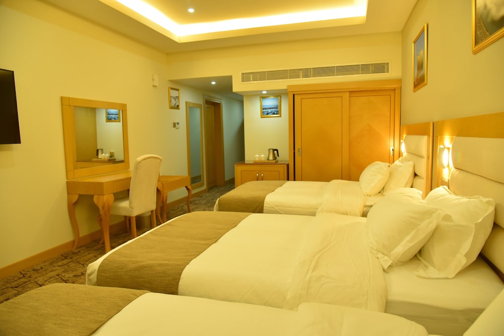 Standard Triple Room photo 2